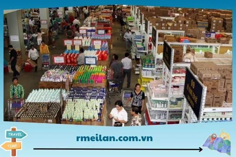 Mua sắm miễn thuế tại cửa khẩu Mộc Bài